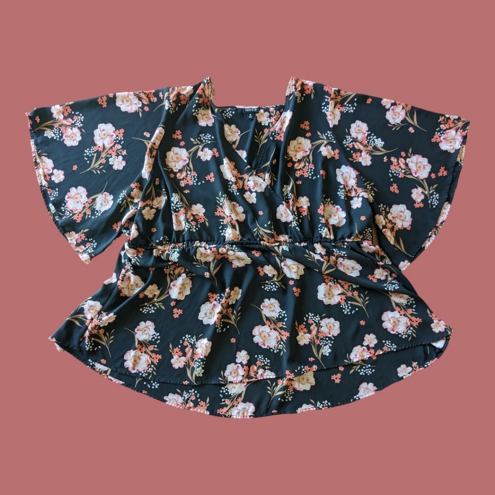 Torrid Babydoll Wrap Stye Floral Blouse Womens 5 Size 5X V-Neck